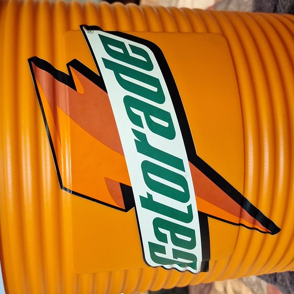 Gatorade 1 Gallon Water Jug - Picture 2 of 8